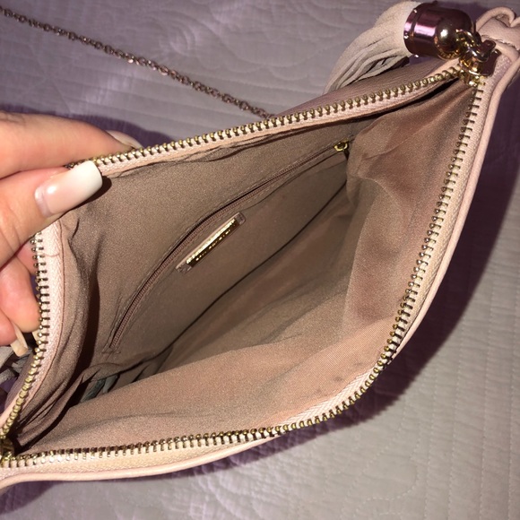 LIGHT PINK FOLDED LEATHER CROSS BODY BAG - Picture 7 of 9